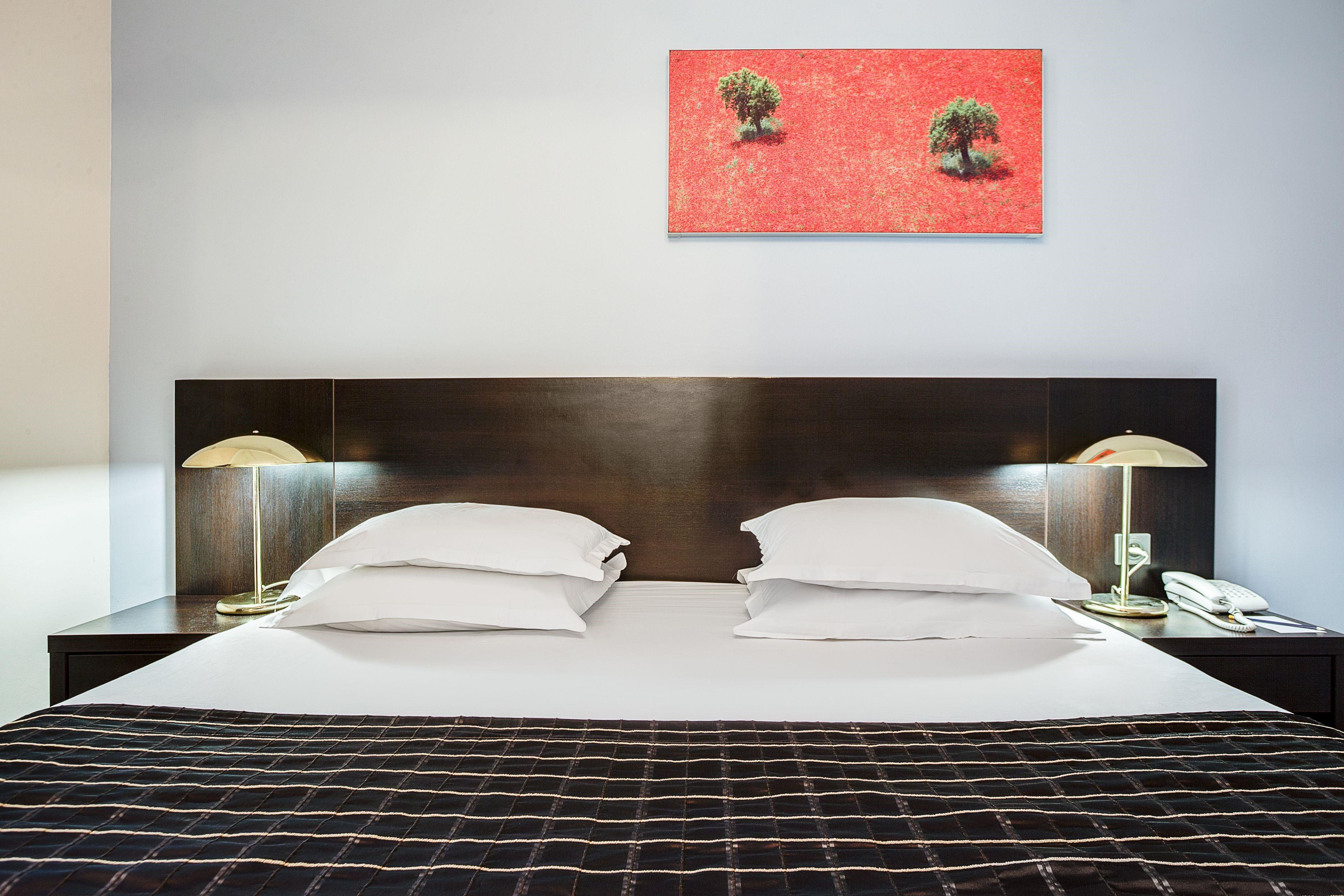 Sowell Hotels Domaine De La Petite Isle L'Isle-sur-la-Sorgue Ngoại thất bức ảnh