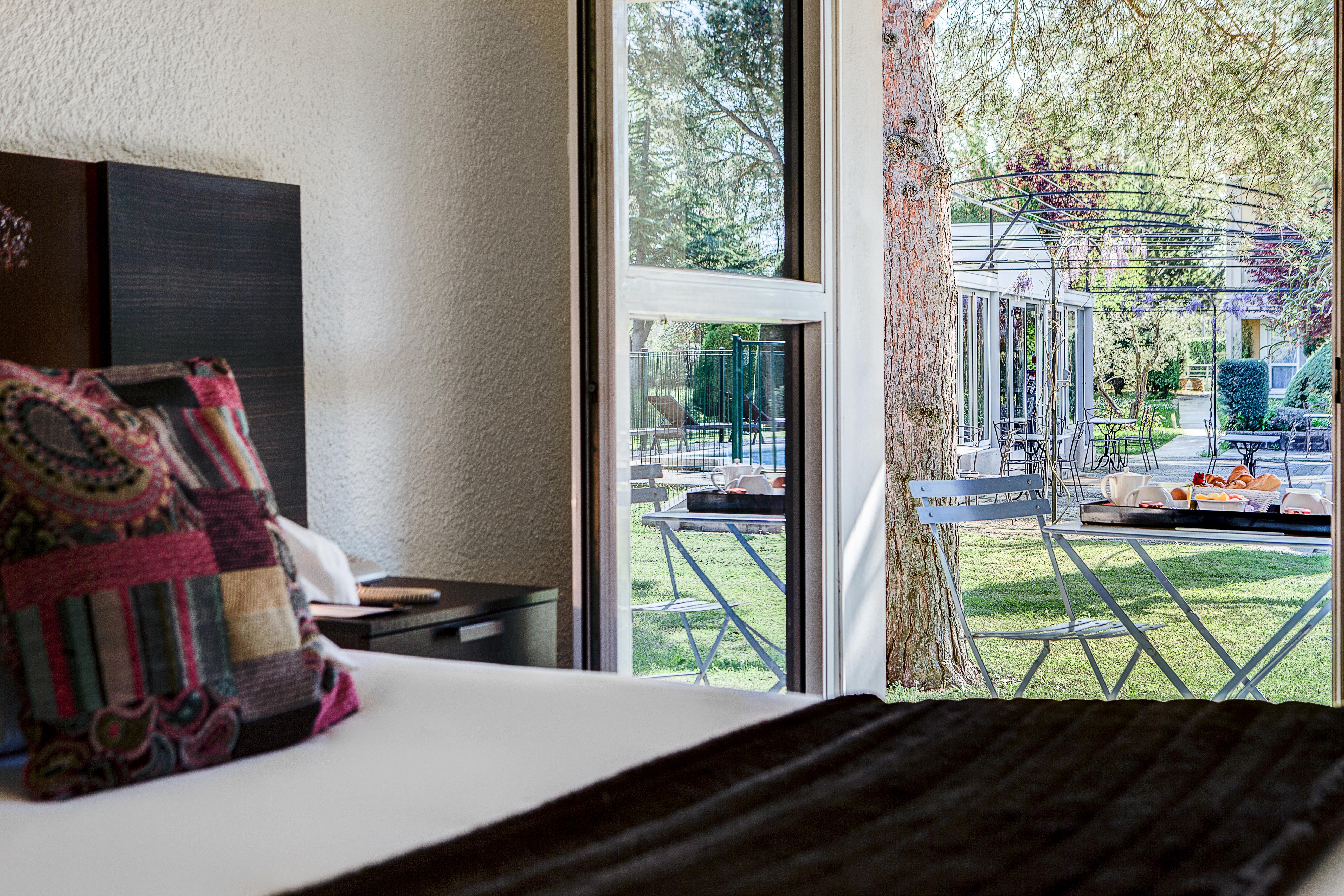 Sowell Hotels Domaine De La Petite Isle L'Isle-sur-la-Sorgue Ngoại thất bức ảnh