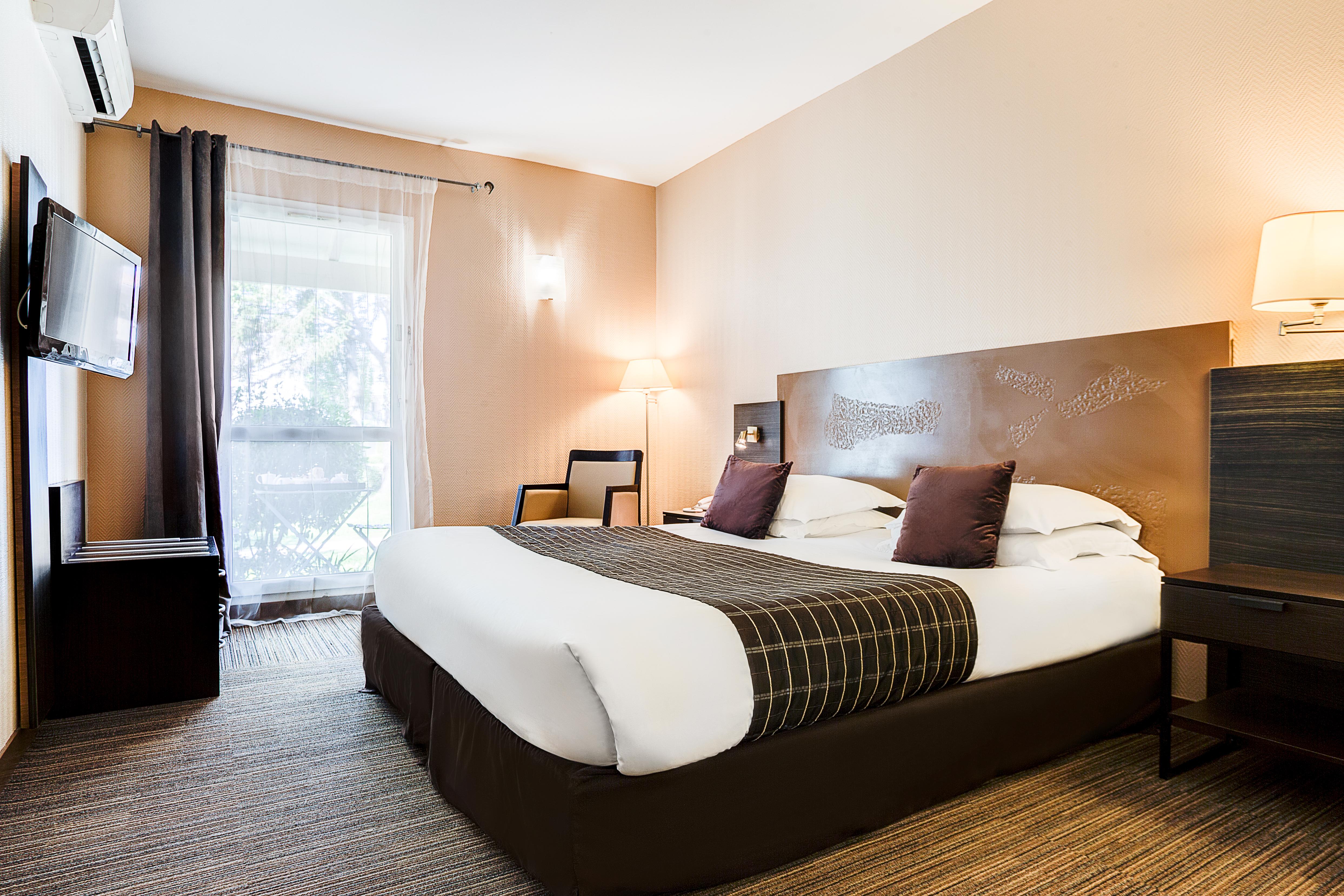 Sowell Hotels Domaine De La Petite Isle L'Isle-sur-la-Sorgue Ngoại thất bức ảnh
