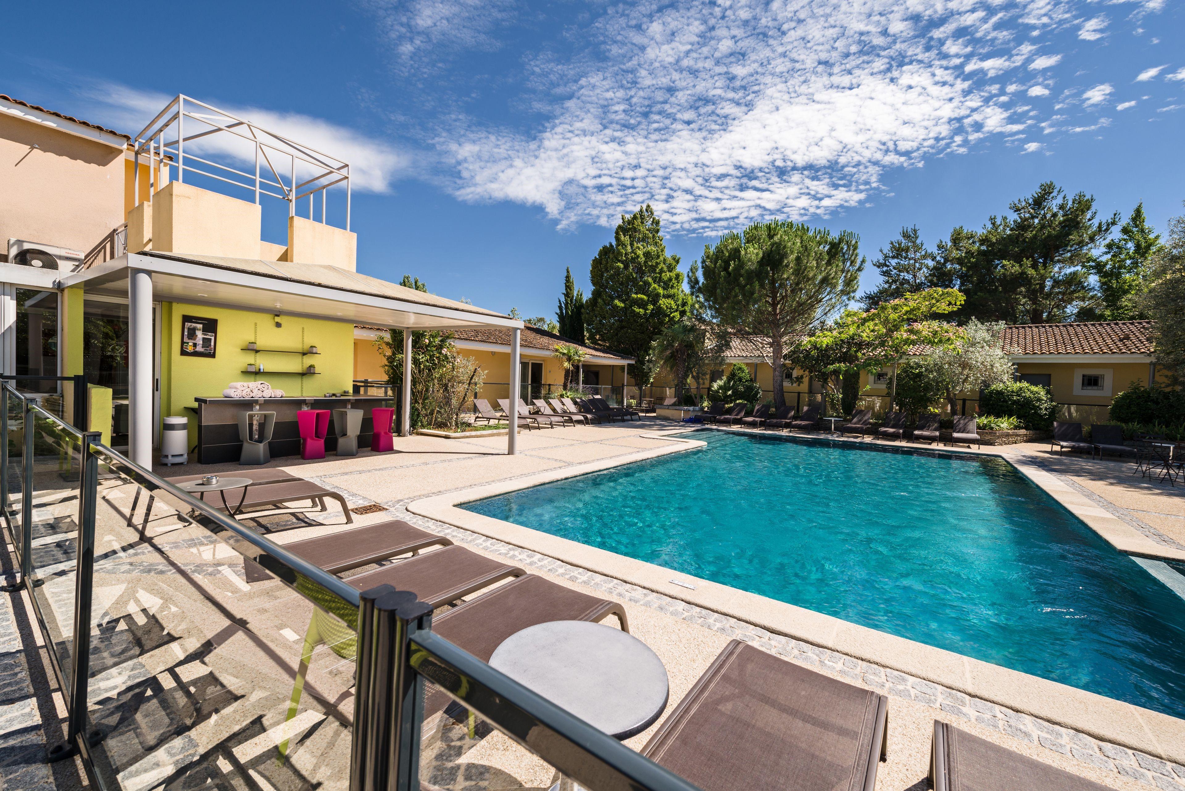 Sowell Hotels Domaine De La Petite Isle L'Isle-sur-la-Sorgue Ngoại thất bức ảnh
