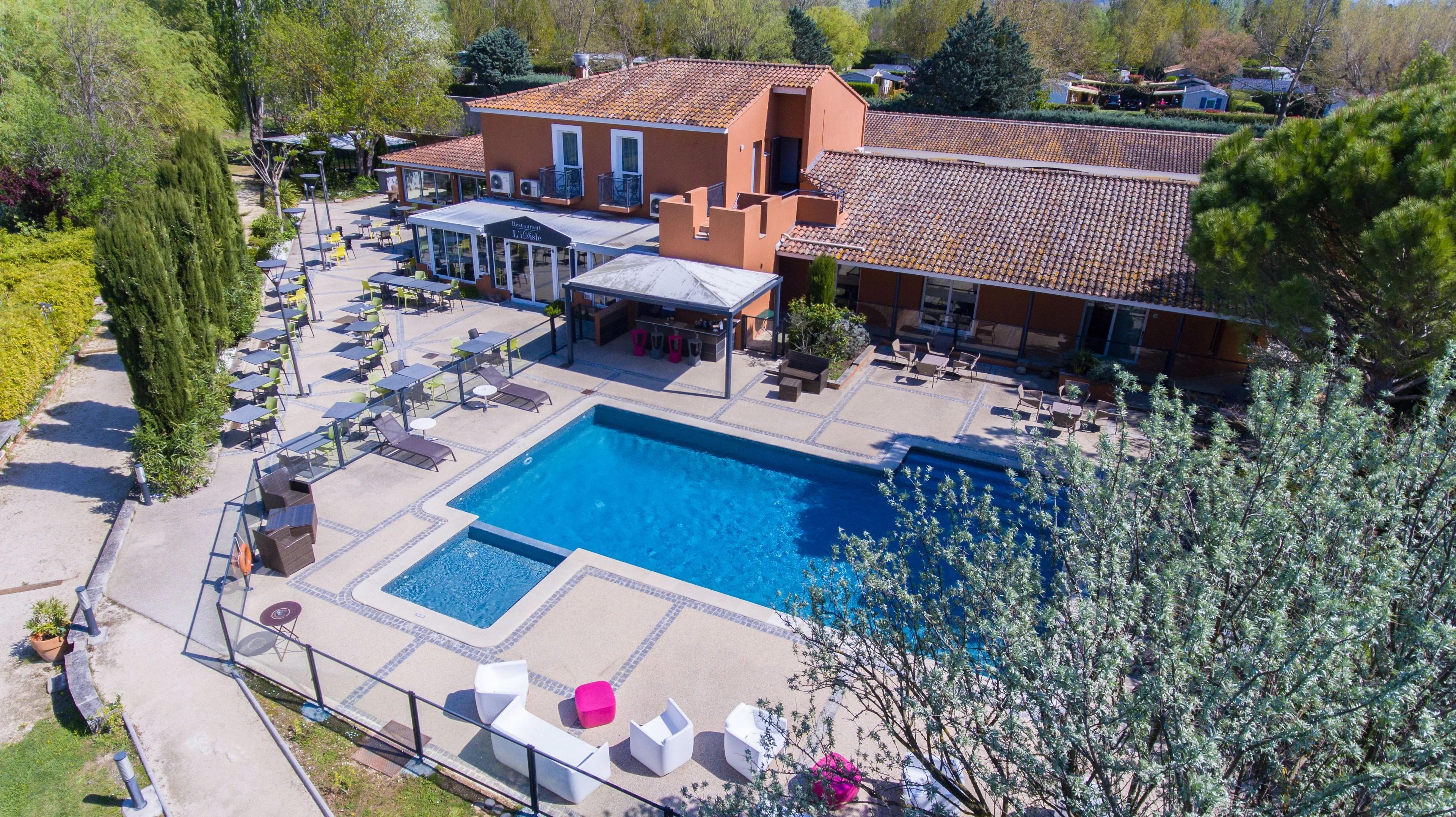Sowell Hotels Domaine De La Petite Isle L'Isle-sur-la-Sorgue Ngoại thất bức ảnh