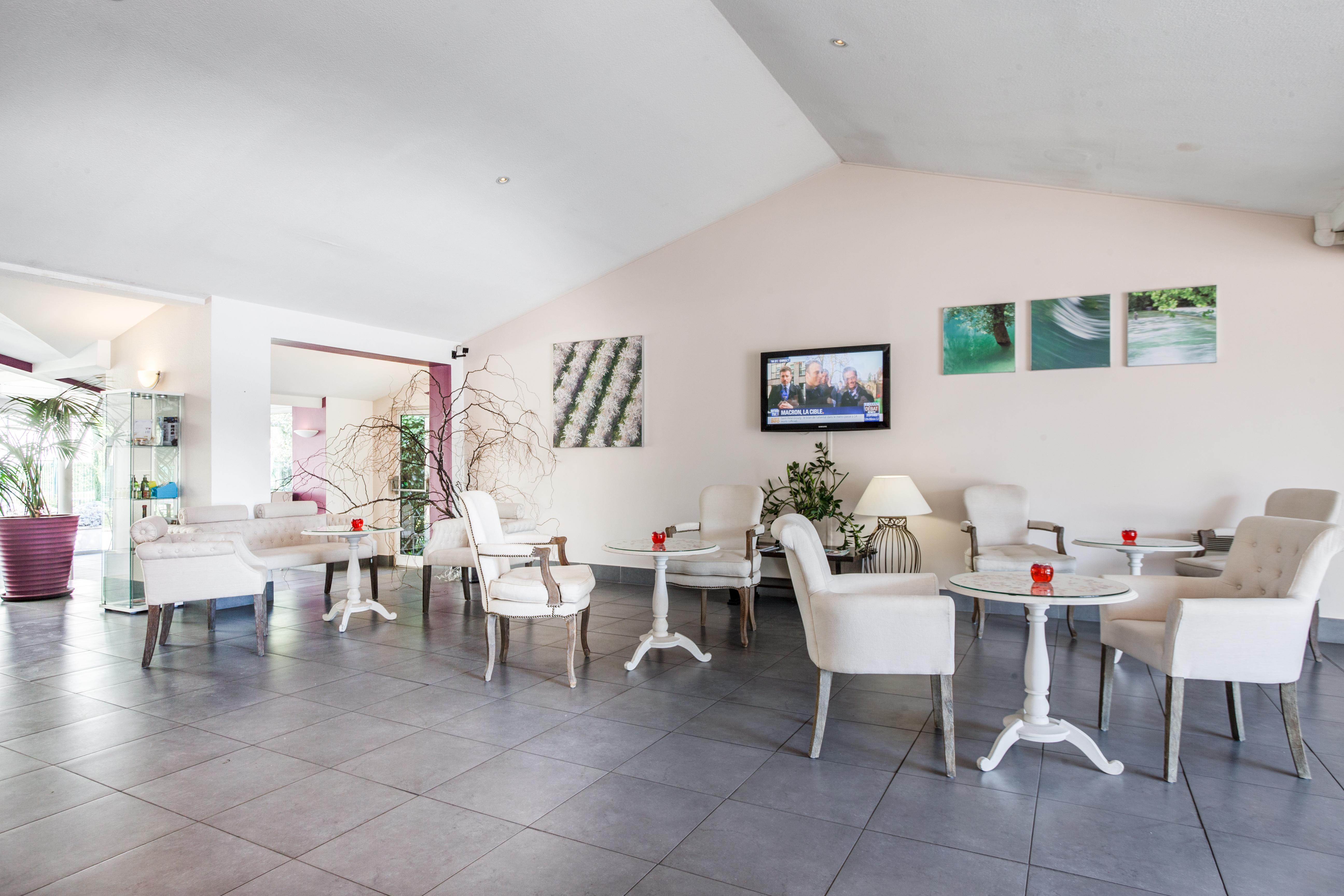 Sowell Hotels Domaine De La Petite Isle L'Isle-sur-la-Sorgue Ngoại thất bức ảnh