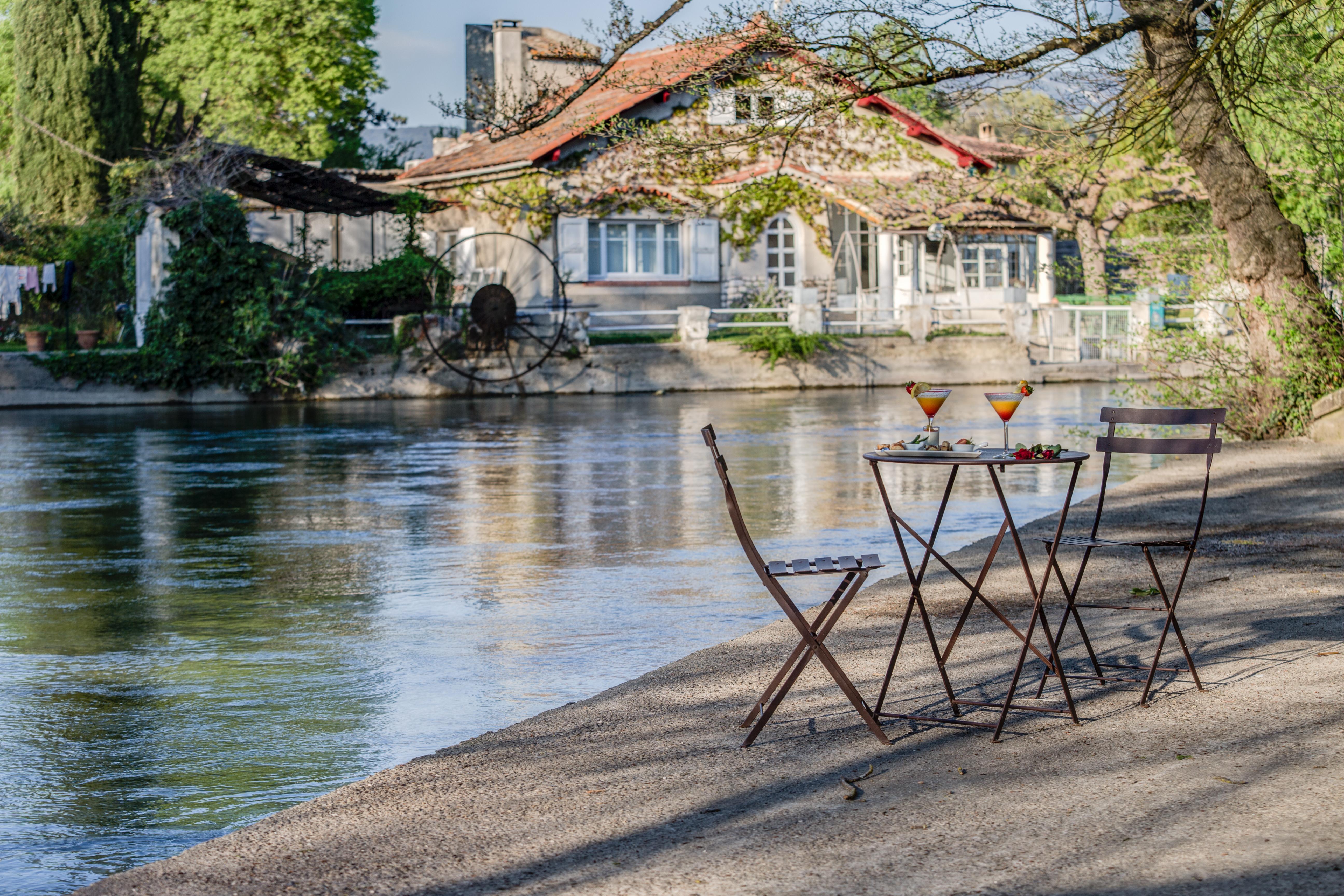 Sowell Hotels Domaine De La Petite Isle L'Isle-sur-la-Sorgue Ngoại thất bức ảnh