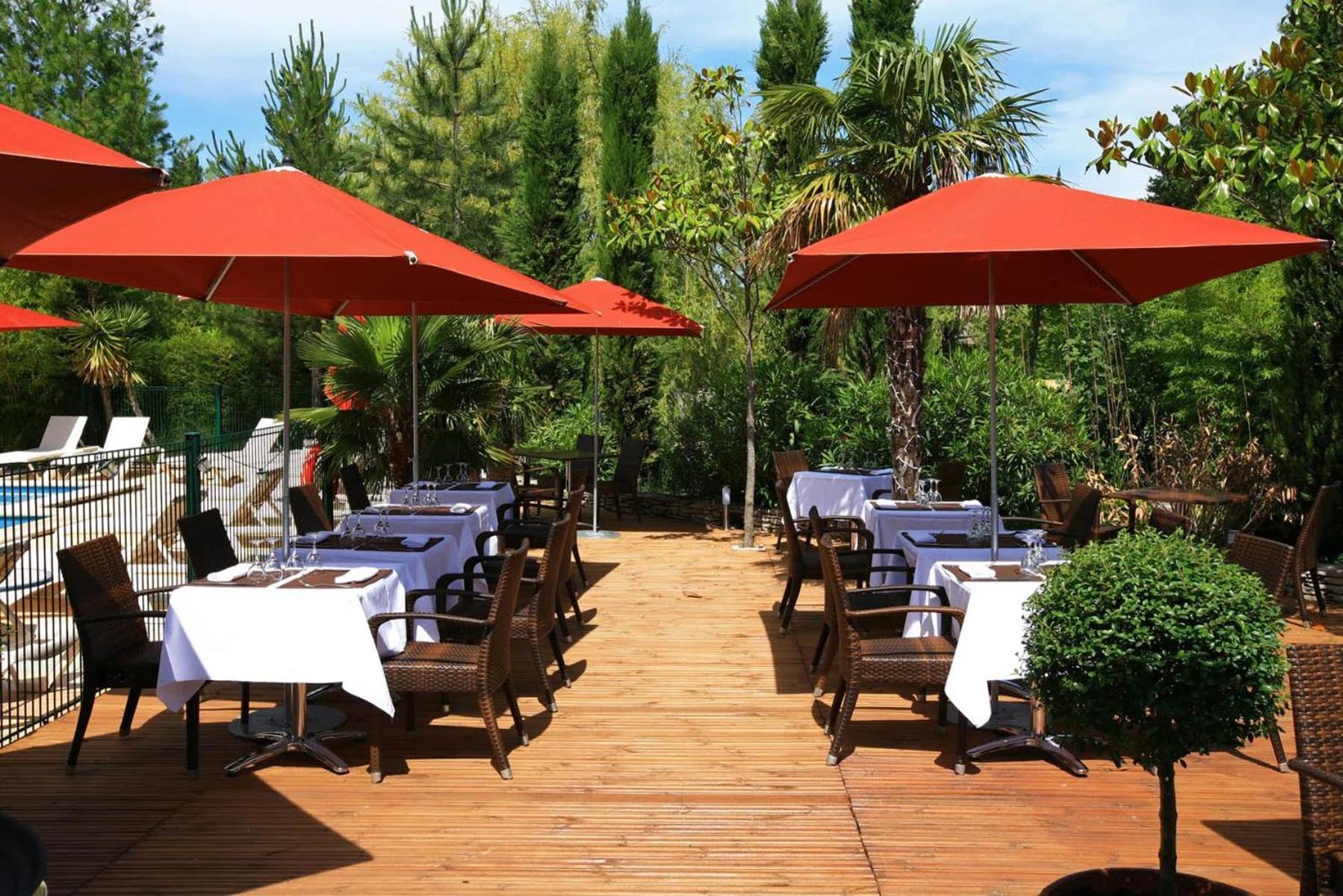 Sowell Hotels Domaine De La Petite Isle L'Isle-sur-la-Sorgue Ngoại thất bức ảnh