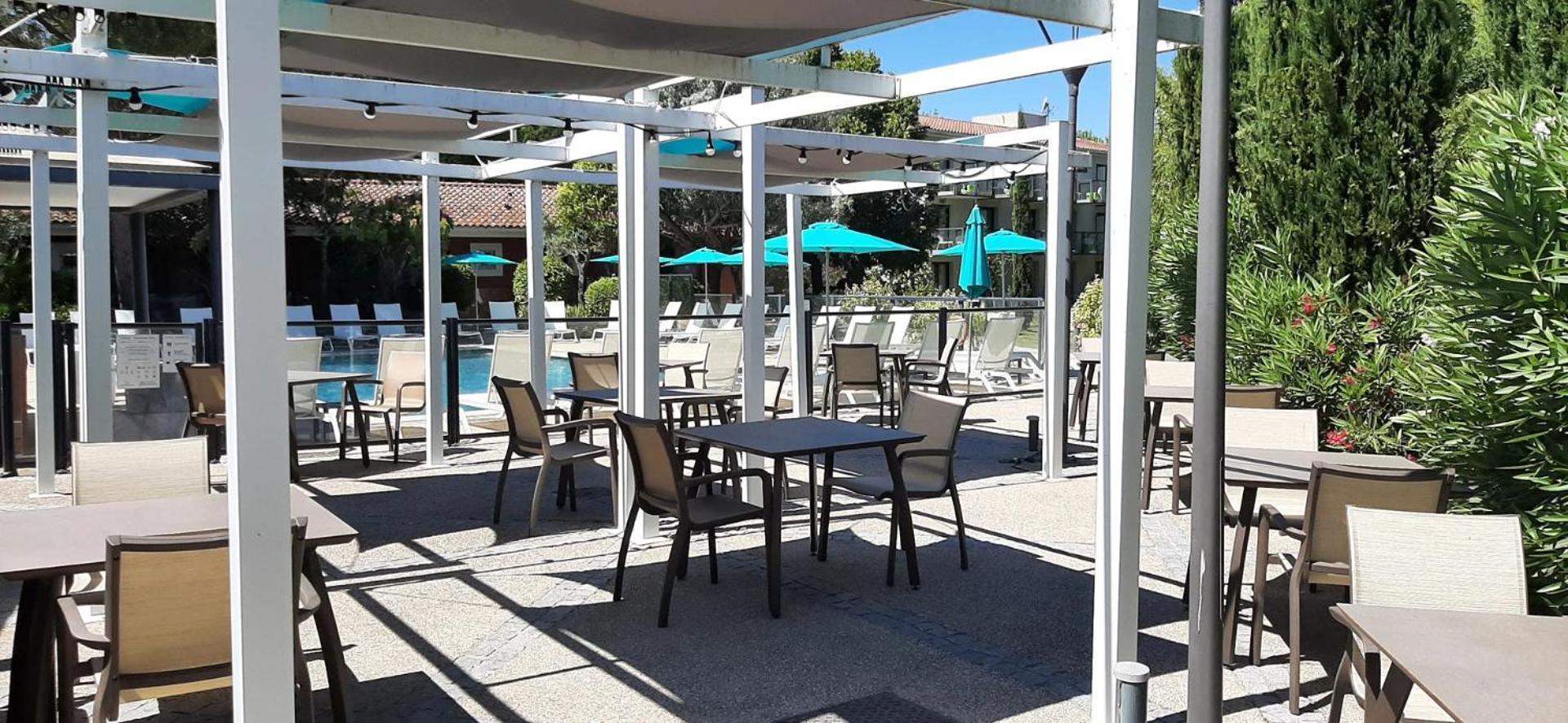Sowell Hotels Domaine De La Petite Isle L'Isle-sur-la-Sorgue Ngoại thất bức ảnh