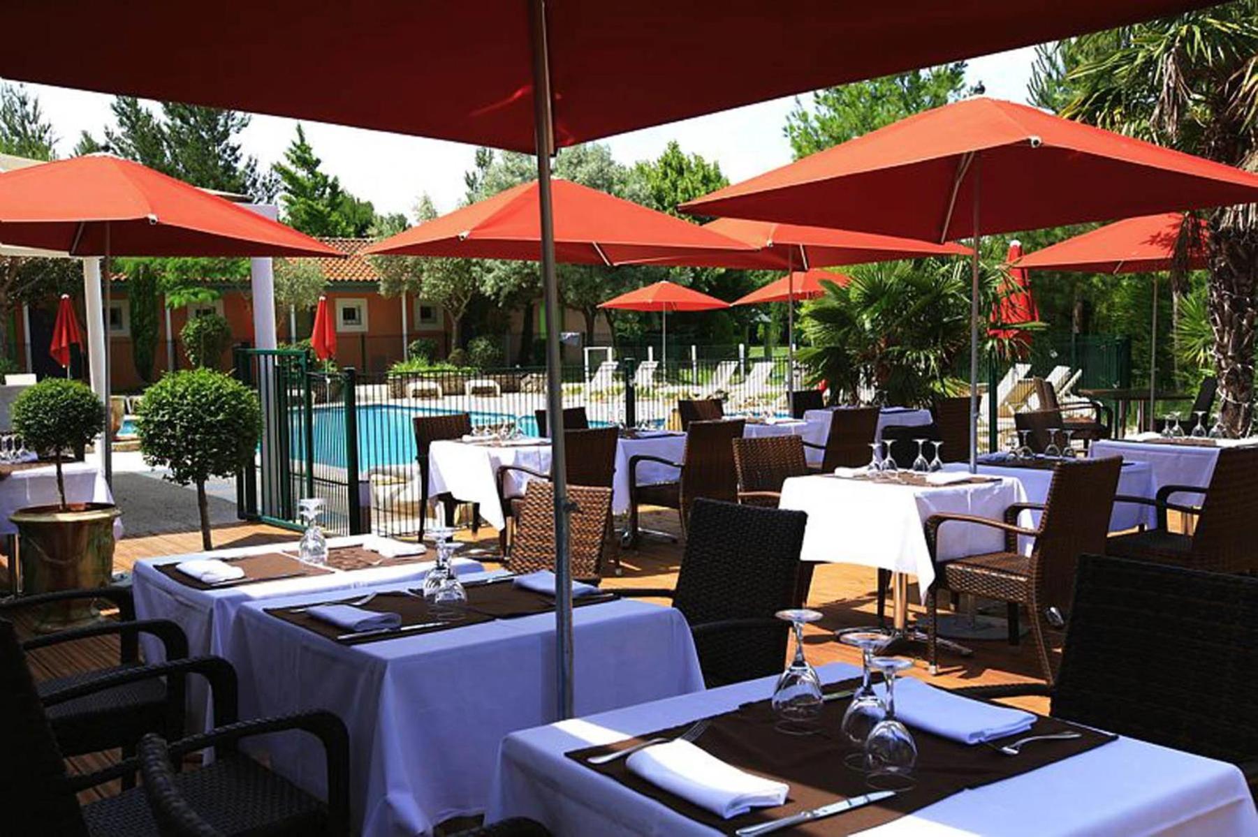 Sowell Hotels Domaine De La Petite Isle L'Isle-sur-la-Sorgue Ngoại thất bức ảnh